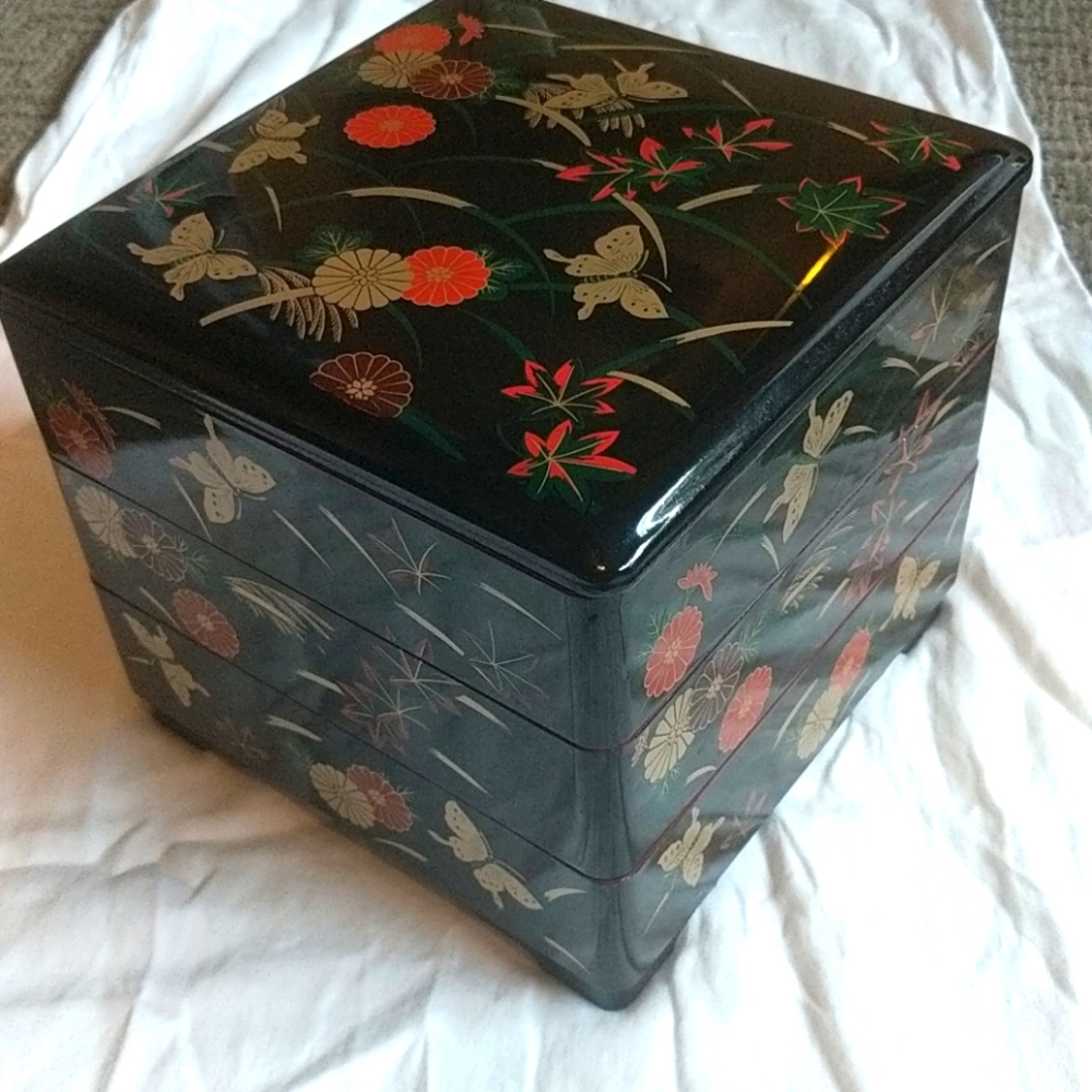 Jewelry box